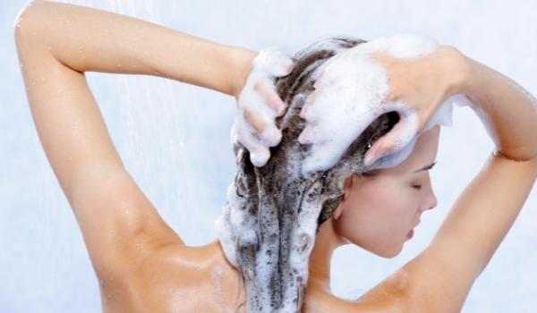 shampoo-for-oily-hair-1